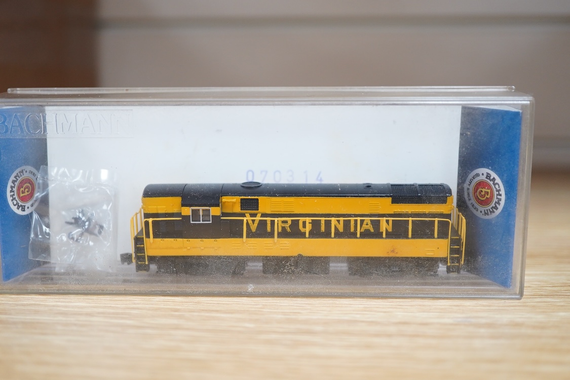 A group of N gauge railway by Graham Farish, Bachmann Spectrum, etc. mainly American outline, including seven locomotives; a W&LE 2-6-6-2 tender locomotive, 8003 (82656), a Union Pacific Co-Co diesel loco, 9202 (85052),